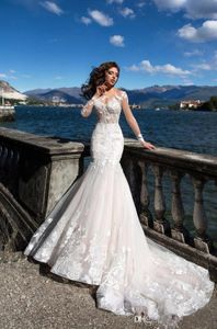 2022 Vintage Lace Mermaid Bröllopsklänningar Sheer Long Sleeves Applique Sett genom Back Plus Size Bröllop Bröllopklänningar med knappar BA8521