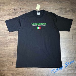 2022 Estate Nuovo Vetements Bandiera Lettera Ricamo Uomo Donna O-Collo Casual Semplice Cotone Oversize Nero Bianco VTM T-shirt