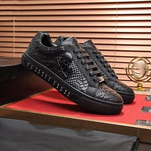 New Men's Paris luxury Genuine skull Leather Lace-up sports shoes men running fashion sneakers Crocodile grain Flat shoes White black