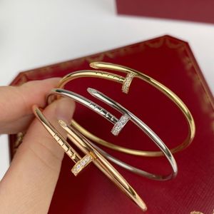 Kleine versie nagelreeks Diamond Frans luxe merk Bangle Sterling zilvermateriaal Gold vergulde k nooit vervagen officiële replica adita topkwaliteit armbanden