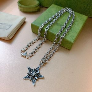 Collana con stella a cinque punte della foresta degli angeli