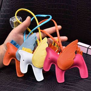 Famous Designer PU Leather Horse Shape Hanger Keychain Animal Pendant Decoration for Ladies Bag Charm Accessories Ornament Gifts AA220318