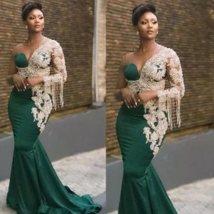 2022 Dubai Hunter Green Evening Dresses One Shoulder Long Sleeves Beaded Pearls Mermaid Sweep Train Custom Made Arabic Prom Party Gowns