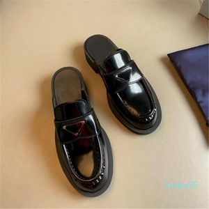 DESINGER SHOE WOMENカジュアルモノリストライアングルロゴブラックレザーシューズ増加プラットフォームスニーカークラウドバストクラシックパテントマットローファー