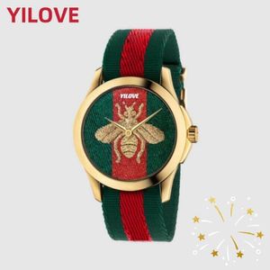 Montre De Luxe Orologio unisex Cassa in acciaio inossidabile da 40 mm Super orologio Cinturino in nylon di qualità superiore Impermeabile Famosi uomini e donne Affari Regali di lusso Orologi da polso