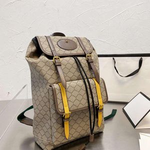 Mochilas de designer Homens Mulheres Estilo Casual Mochilas Luxurys Grande Capacidade Carta Impressão Amarelo Strap Sólido Saco Computador Satchels Sacos Tecido Canvas Mochila