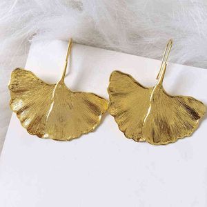 Ztech charms guld färg löv metallörhängen för kvinnor tjejer koreanska geometriska boho uttalande bijoux party present pendientes g220312