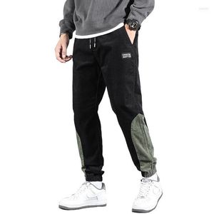 Mäns jeans koreansk stil mode casual män lapp skarvad designer corduroy last byxor hip hop joggers streetwear wide ben byxor