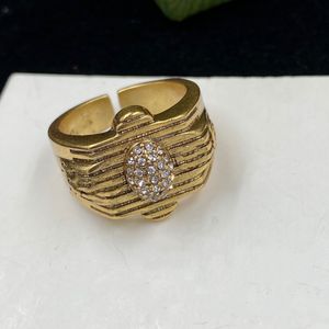 Anello di design di lusso aperto per donna con diamanti Top in ottone anelli in oro Fornitura di gioielli di moda per donna linkA