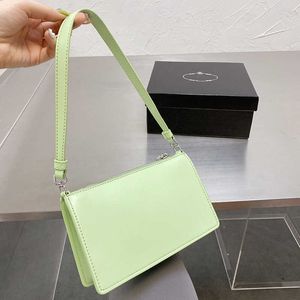 女性ハンドバッグファッションショルダーバッグデザイナーラグジュアリーデザイナー5色ソリッドカラートート高品質のレザーメッセージバッグ卸売ハンドバッグ