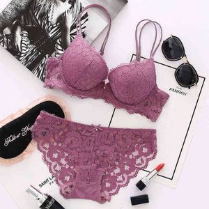 Sexig spetsunderkläderuppsättning Kvinna Push Up Bras Beauty Back Brodery Bra och Panty Set Bekväm mässare underkläder L220727