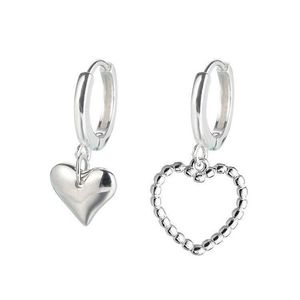 Fashion Silver Color Hoop Earring Asymmetry Heart Charm Studs Örhängen för Women Girl's Charm Party Smycken Tillbehör
