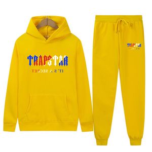 Magliette da uomo TRAPSTAR Tute lettera Felpe con cappuccio stampate Abbigliamento sportivo Abbigliamento invernale da uomo Caldo due pezzi Set Felpa allentata Pantaloni da jogging Moda casual 2023