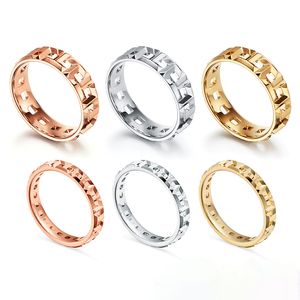 Anel T Carta venda por atacado-Designer Gift Love Ring for Women Letter T Cutout Caseded Casal Rings Jewelry With Box