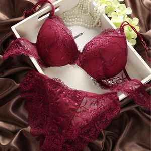 Flickor billiga bh -uppsättningar för kvinnor Push Up ce sserie A B Cup Underwear Lingerie Three Quarter Sexig Lette L220726