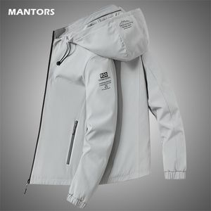 Wiosna Jesień Męska Kurtka Bombowiec Dorywczo Kapturem Płaszcze Męskie Streetwear Moda Mężczyźni Cargo Jacket Printed Windbreaker 220406