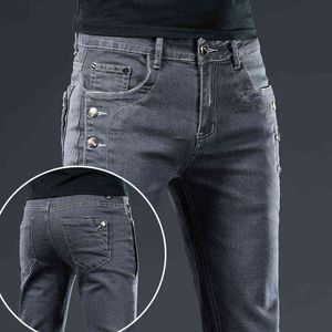 Märke 2021 Nyankomster Jeans Men Kvalitet Casual Man Denim Byxor Straight Slim Fit Mörkgrå Mäns Byxor Yong G0104
