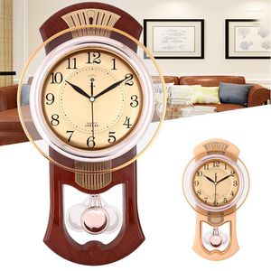 Väggklockor vintage pendel klocka kreativt modern enkel svängkvarts klockmekanism vardagsrum sovrum gåva B60