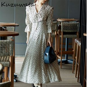 Kuzuwata日本の秋の女性ローブスイート気質Vestidos vネックパフスリーブプリントハイウエストドローストリングドレス220516