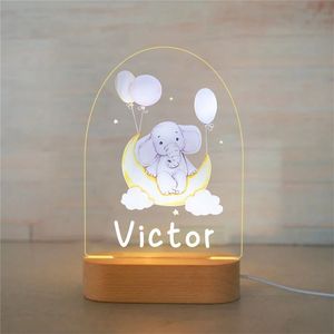 USB LED MOON NIGHT LIGHT WITH BEAR ELEPHANT BUNNY保育園のためのパーソナライズされたカスタムネームランプベビーベッドルームライト装飾220623