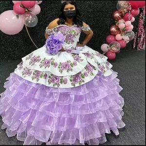 2022 Biała lilac quinceanera sukienki meksykańskie Charro Floral Applique Off the ramię Prom Plus Size Sweet 16 Sukienka Vestido de 15 Anos szatę Bal Medieval Vestidos Gala