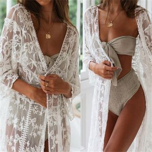 Sexig vit spetsvirka kimono bikini täcker kvinnor badkläder cardigan wrap beachwear beach klänning lång omslag 220524