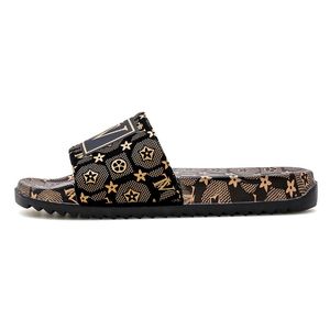 Europe station luxury brand designer Uomo Pantofole Donna Sandali modello Stampa oro argento Slide Summer Wide Flat Lady sandalo infradito Grandi dimensioni 36-49