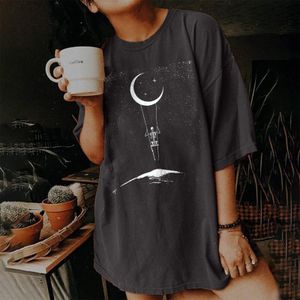 ドロップショルダーヴィンテージ女性Tシャツスカルプリント面白い女性Tシャツ半袖夏ルーズダークグレーグラフィックティートップス