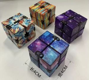 DHL Wysokiej jakości Infinity Magic Cube Creative Galaxy Fitget Toys Antistress Office Flip Cubic Puzzle Mini bloki dekompresyjne 22