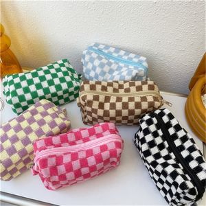 Korean Ins Checkerboard Knitted Cosmetic Cases For Women Ladies Large Capacity Lattice Makeup Bags Plaid Beauty Organizer Pouch 220627