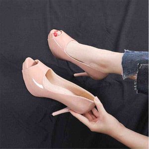 المرأة المثيرة زقزقة إصبع القدم براءات الاختراع جلد الربيع مضخات كبيرة الحجم 34-39 السيدات فائقة الكعب مضخات الأحذية G220425