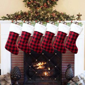 Kerstkousen Xmas Gifts Candy Bags Red Black Plaid Socks Ornament Happy New Year Home Decorations