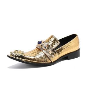 Scarpe eleganti 2022 Luxury Chaussures Hommes Scarpe da uomo in vera pelle con punta in metallo dorato per feste e matrimoni