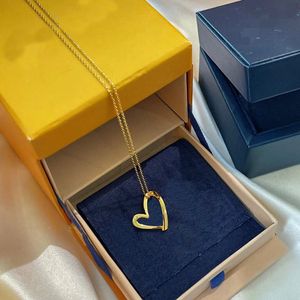Fashion Necklace Designer Jewelry Wedding Gold Heart Pendant Luxury Necklace Locket and Bracelet Earring Set Wholesale Bulk Stainless Steel