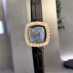 Super Montre de Luxe Womens Watches 31x7.8mm Quartzムーブメント316Lスチールケースカルフスキンストラップダイヤモンドウォッチ腕時計