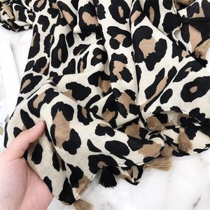 Design de moda Sexy Leopard Dot Tassel Viscose Shawl Sconhef de alta qualidade Neckerchief Autumn Winter Foulards Muslim Hijab Sjaal 220727