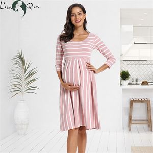 Kobiety Sukienki macierzyńskie w lecie Sumpual w paski w paski ubrania Krótkie rękawe kolano sukienki ciążowe Sesja plisowana Baby Shower Pink 220607