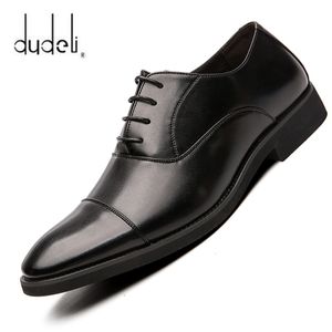 Zapatos de cuero Oxford de negocios de lujo para hombre, zapatos de vestir formales de goma transpirables, zapatos planos de boda para oficina para hombre, calzado mocasín para hombre 220321