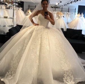 2023 Designer lyxiga kristaller Långa bollklänningar Bröllopsklänningar Rhinestones Lace-up Back Arabisk bröllopsklänning Sheer Neck Vestidos de Novia