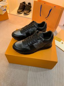 RUN AWAY Sneakers firmate Donna Scarpe in vera pelle da uomo Sneakers Donna Appartamenti Luxury Designer Scarpe casual 35-45 mkjk00002