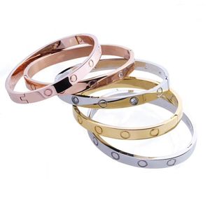 2022 Fashion New Snap Armreif Liebesarmband Klassische Luxus-Designer-Armbänder für Frauen Hochwertiger Titanstahl galvanisierter 18-Karat-Goldschmuck