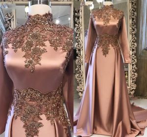 2022 Elegante braune Dubai Arabisch -muslimische Langarmzeit Abendkleider Perlen Spitzen Applikationen Satin formelle Prom -Kleider -Partykleider maßgeschneidert C0601G21