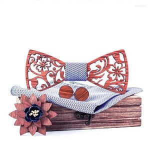 Bow -slipsar sitonjwly handgjorda trä näsduk manschettknappar brosch set för mens kostymer nacke träsned bowtie ihålig snidad fjärilbåge enek22