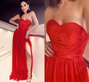Prom Dresses Red Chiffon Side Slit Floor Length Sleevelesss Ruffles Sweetheart Neckline Custom Made Evening Party Gowns Formal Ocn Wear Plus Size Vestidos