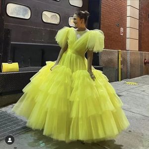 2022 Light Yellow Tulle A Line homecoming Dresses Sexy V Neck Short Sleeves Plus Size Formal Evening Occasion Gowns Vestidos De Novia B051620