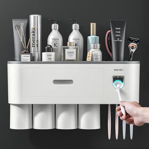 Porta spazzolino magnetico a parete Dispenser automatico di dentifricio Set di accessori per il bagno con tazza magnetica ad assorbimento forte 220624