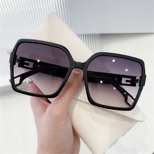 2022 Ny solglasögon stor ram mode trend personlighet retro solglasögon grossist