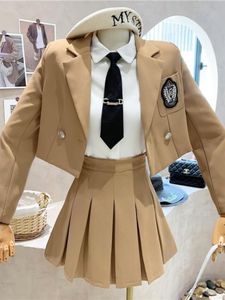 ثياب العمل بدلة preppy للنساء فضفاضة ذات الأكمام الطويلة الزي الرسمي القصير السترة القصيرة بلوزة بيضاء مطوية تنورة 2022SS ثلاث قطع setwork