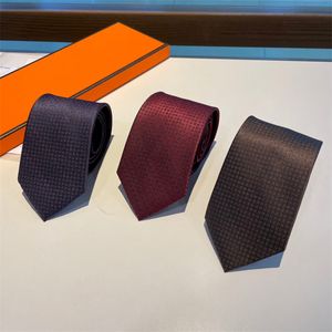 Designer de gravata de seda luxuoso Mens Tie 3 Colors High End Gentleman Business Party laços de alta qualidade