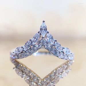 Anéis de casamento delicados femininos em forma de V Ring Micro Pave CZ Shopling Luxury Crystal Engagement Party Fashion Jewelry Style Wynn22